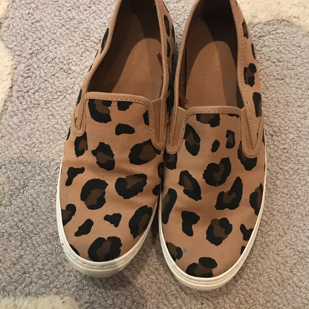Old Navy leopard print slide on sneakers